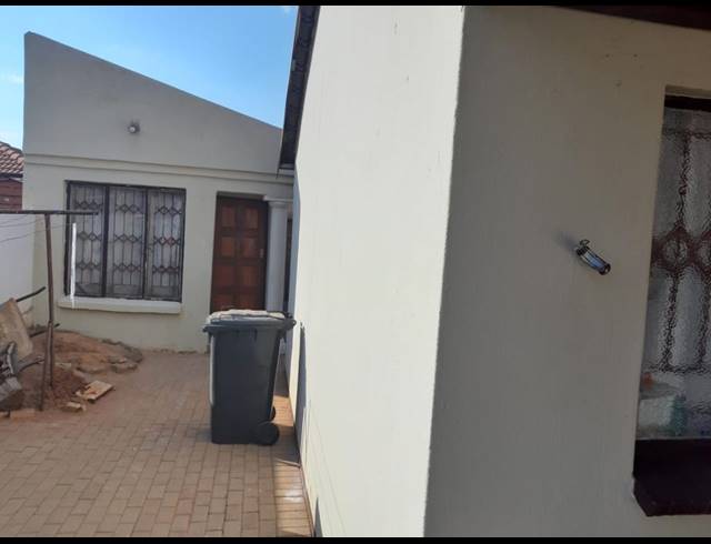 3 BEDROOM HOUSE SOLD IN THE ORCHARDS